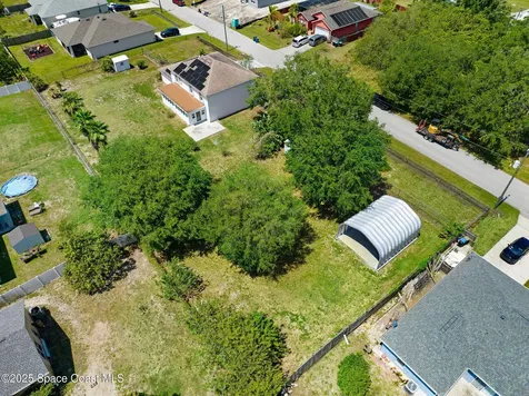 556 Haleybury Street SW Palm Bay FL 32908