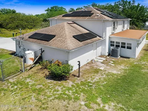 556 Haleybury Street SW Palm Bay FL 32908