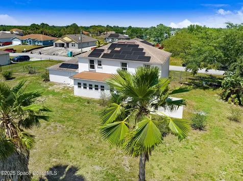556 Haleybury Street SW Palm Bay FL 32908