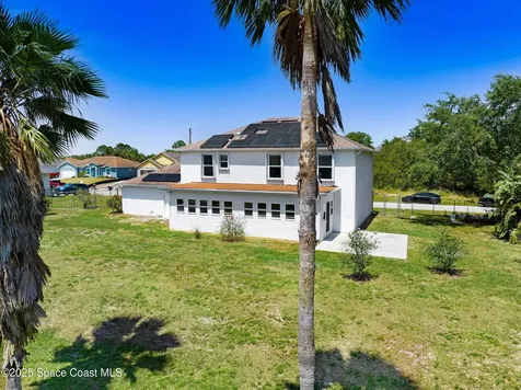 556 Haleybury Street SW Palm Bay FL 32908
