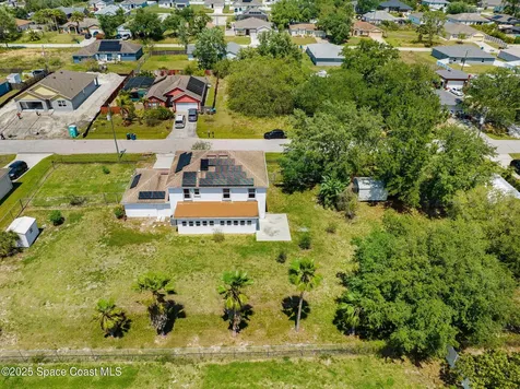 556 Haleybury Street SW Palm Bay FL 32908