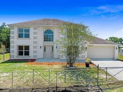 556 Haleybury Street SW Palm Bay FL 32908