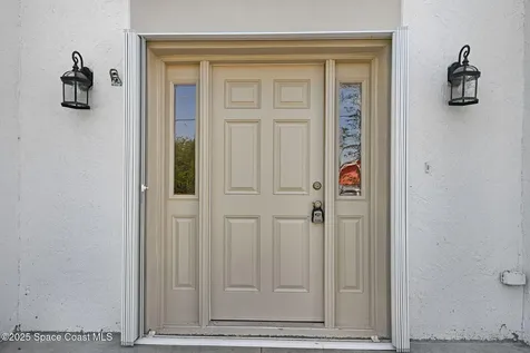 556 Haleybury Street SW Palm Bay FL 32908