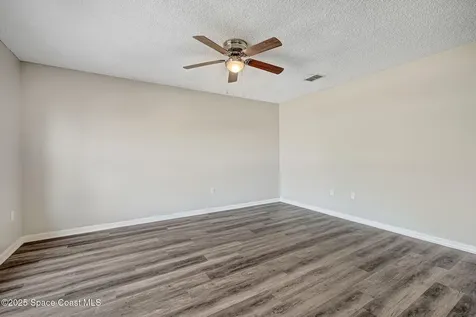 556 Haleybury Street SW Palm Bay FL 32908