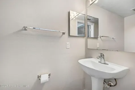 556 Haleybury Street SW Palm Bay FL 32908
