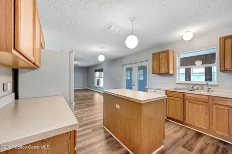 556 Haleybury Street SW Palm Bay FL 32908