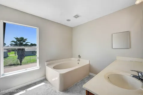 556 Haleybury Street SW Palm Bay FL 32908