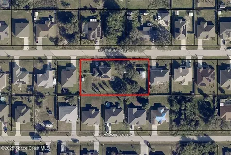 556 Haleybury Street SW Palm Bay FL 32908