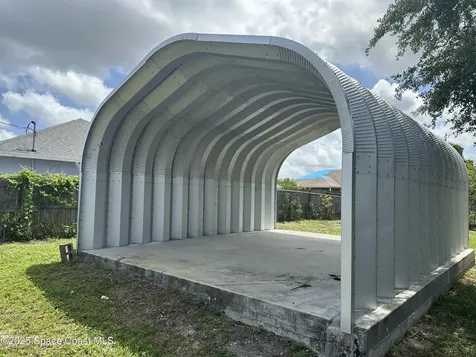 556 Haleybury Street SW Palm Bay FL 32908