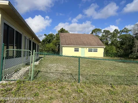 4220 Robins Hill Court Mims FL 32754