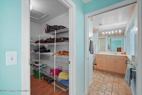 4220 Robins Hill Court Mims FL 32754
