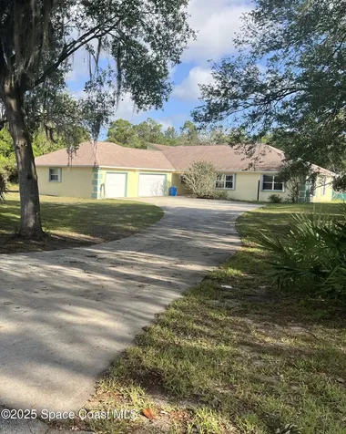 4220 Robins Hill Court Mims FL 32754