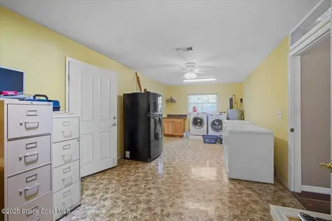 4220 Robins Hill Court Mims FL 32754