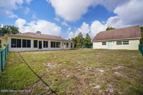 4220 Robins Hill Court Mims FL 32754