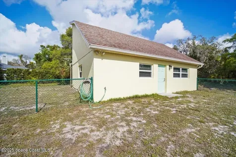 4220 Robins Hill Court Mims FL 32754