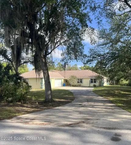 4220 Robins Hill Court Mims FL 32754