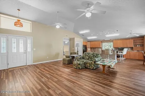 4220 Robins Hill Court Mims FL 32754