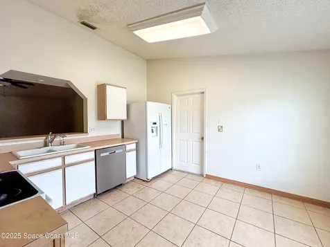 854 Reading Street SE Palm Bay FL 32909