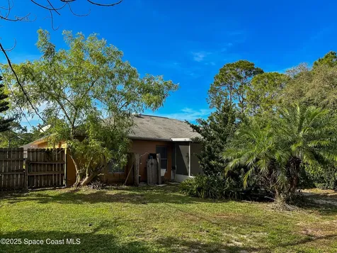 854 Reading Street SE Palm Bay FL 32909