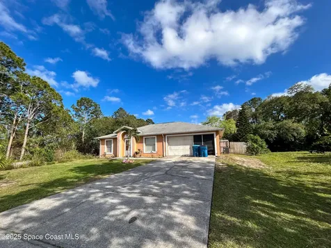 854 Reading Street SE Palm Bay FL 32909