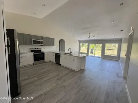 485 Fountain Street SW Palm Bay FL 32908
