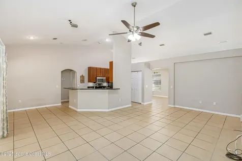 681 Narragansett Street NE Palm Bay FL 32907