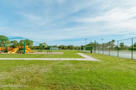 681 Narragansett Street NE Palm Bay FL 32907