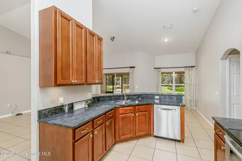 681 Narragansett Street NE Palm Bay FL 32907