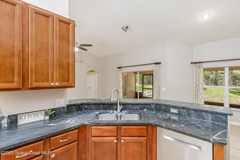 681 Narragansett Street NE Palm Bay FL 32907