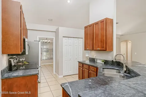 681 Narragansett Street NE Palm Bay FL 32907