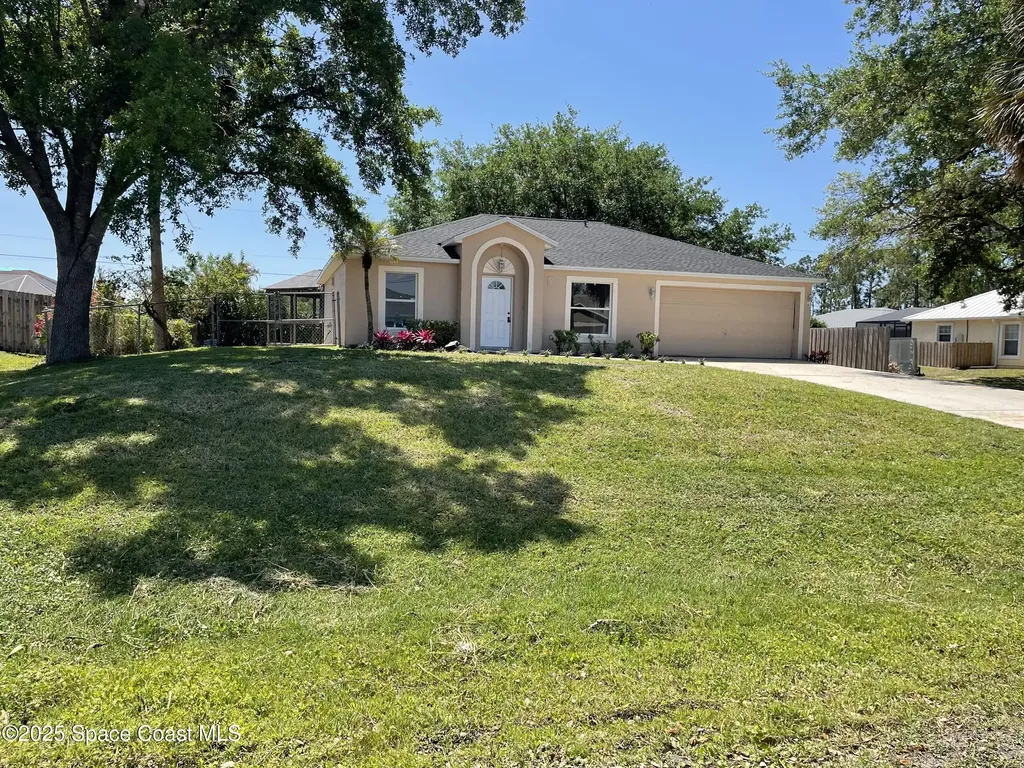 516 Hammond Street SW Palm Bay FL 32908