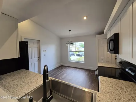 516 Hammond Street SW Palm Bay FL 32908