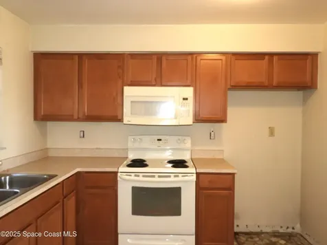 900 Fairhaven Street NE Palm Bay FL 32907