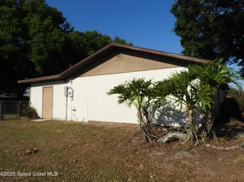 900 Fairhaven Street NE Palm Bay FL 32907