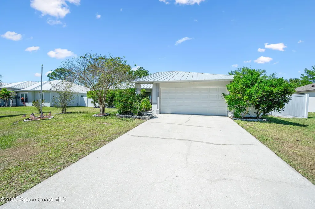 687 Di Lido Street NE Palm Bay FL 32907