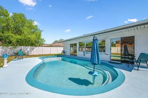 687 Di Lido Street NE Palm Bay FL 32907