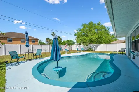 687 Di Lido Street NE Palm Bay FL 32907