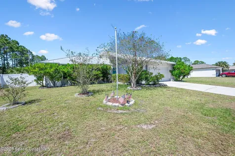 687 Di Lido Street NE Palm Bay FL 32907