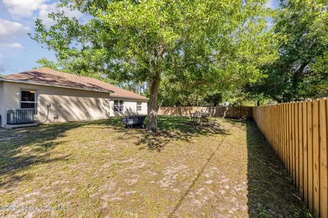366 Alberca Street NW Palm Bay FL 32907