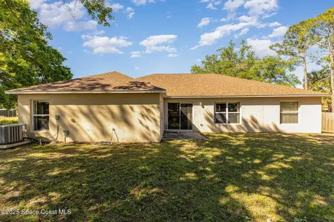366 Alberca Street NW Palm Bay FL 32907