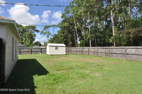 1239 Hedgecoth Street NW Palm Bay FL 32907