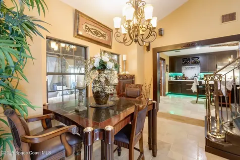 562 Lake Ashley Circle Melbourne FL 32904