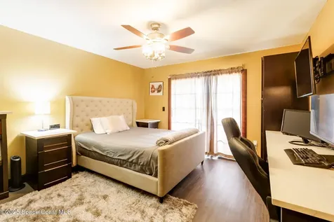 562 Lake Ashley Circle Melbourne FL 32904