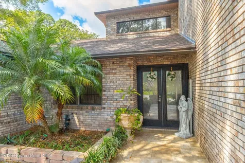 562 Lake Ashley Circle Melbourne FL 32904