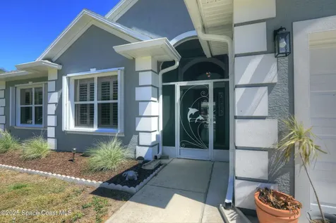 537 Ray Street Sebastian FL 32958