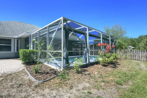 537 Ray Street Sebastian FL 32958