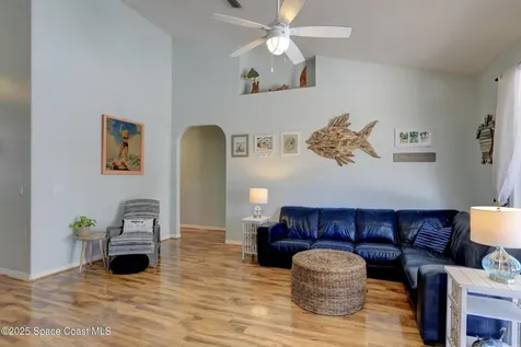 537 Ray Street Sebastian FL 32958
