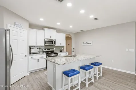 430 Great Falls Lane SW Palm Bay FL 32908