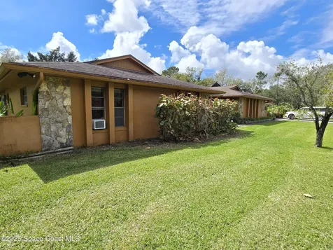 2001 Villa Espana Trail Melbourne FL 32935