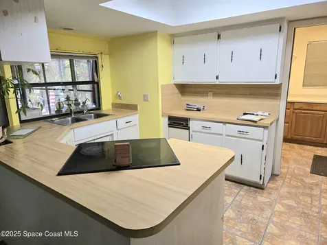 2001 Villa Espana Trail Melbourne FL 32935